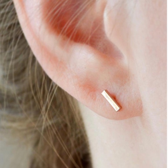 ROSE GOLD MINIMALIST Bar Stud Stainless Steel Earrings With Gift Bag - Picture 1 of 4